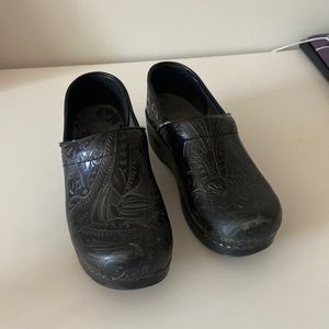 Dansko size 39 shoes